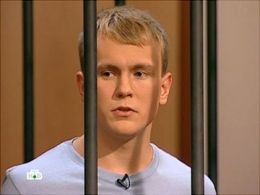 Неужели приемный сын убил своих родителей из корыстных побуждений? 12.08.2013