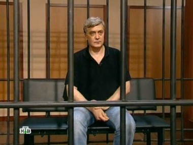 Он потерял дочь и принялся мстить...  04.07.2012