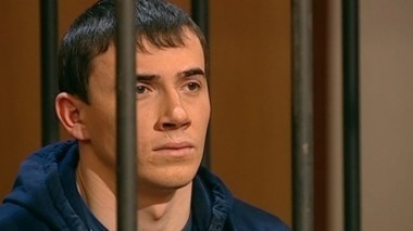 Отсидев 15 суток, футбольный фанат отомстил участковому смертельным ранением 08.04.2014