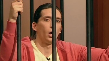 Парень задушил свою девушку, чтобы присвоить украденные ею дорогие украшения 01.10.2015