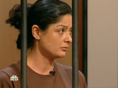 Пытаясь вернуть себе приемного сына, она убила его родную мать?  26.09.2012