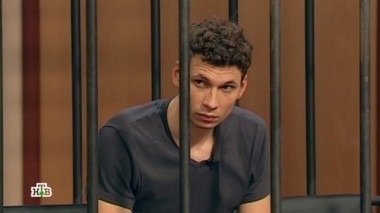 Ревнивец сбросил беременную жену с балкона во время пикантной фотосессии 23.10.2014