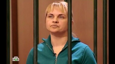 Убитая горем мать отомстила тем, кого винила в смерти дочери  08.12.2015