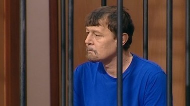 Участковый собирался помочь жильцам, но не все были рады его стараниям 01.12.2013