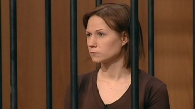 Узнав о роскошном подарке, обманутая жена выбросила любовницу мужа из окна 11-го этажа 05.05.2015