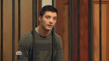 Юноша ударил почтальона битой по голове и отобрал у нее сумку с деньгами 03.04.2017