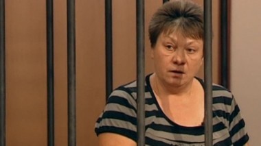 За гибель сына в колонии учительница физкультуры расстреляла надзирателя 29.10.2014